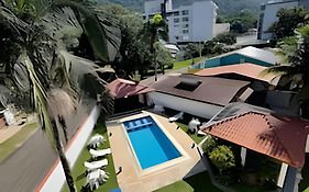 Praia das Toninhas - Condominio Summer Time